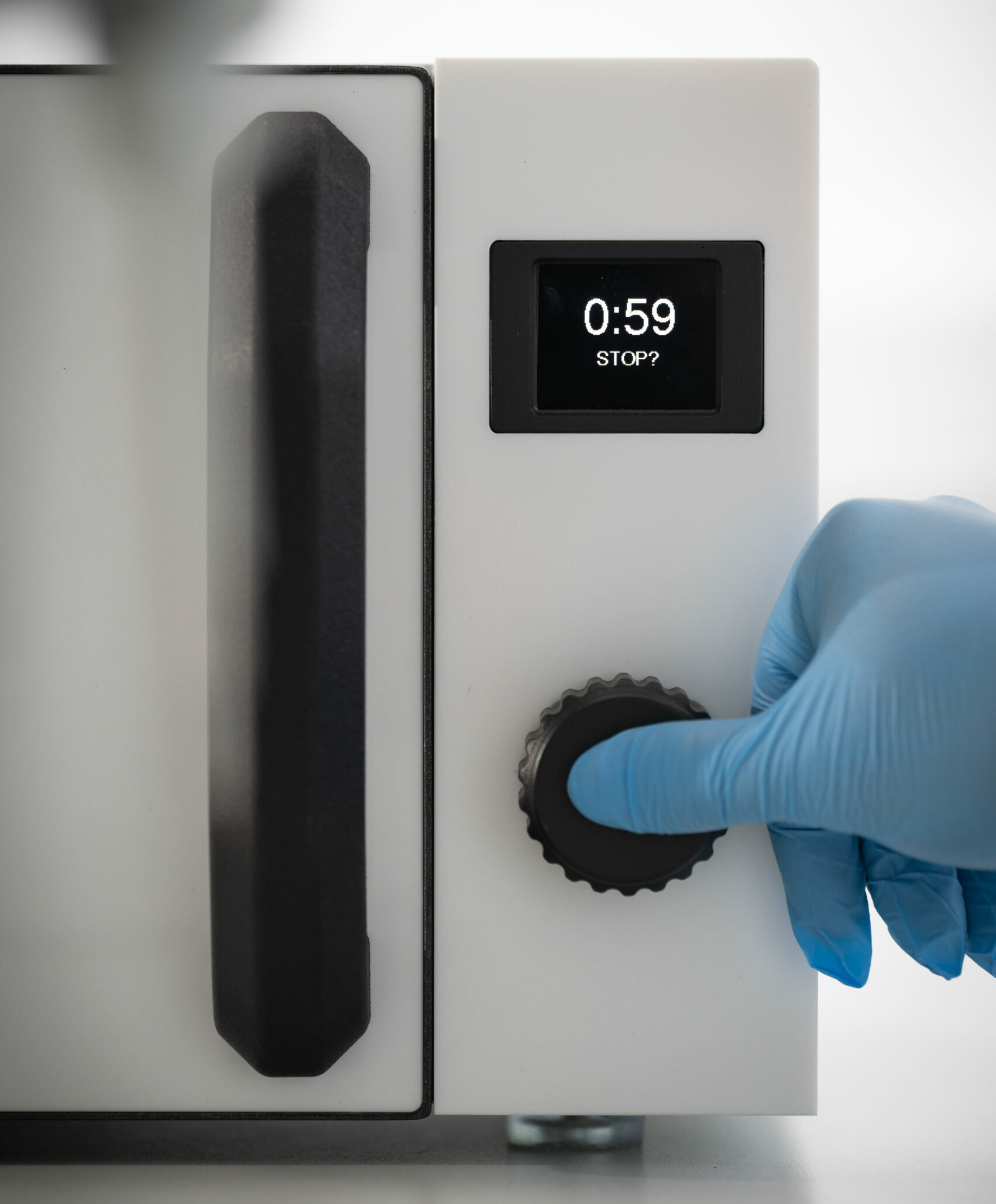Plasmatico sterilization device in laboratory setting